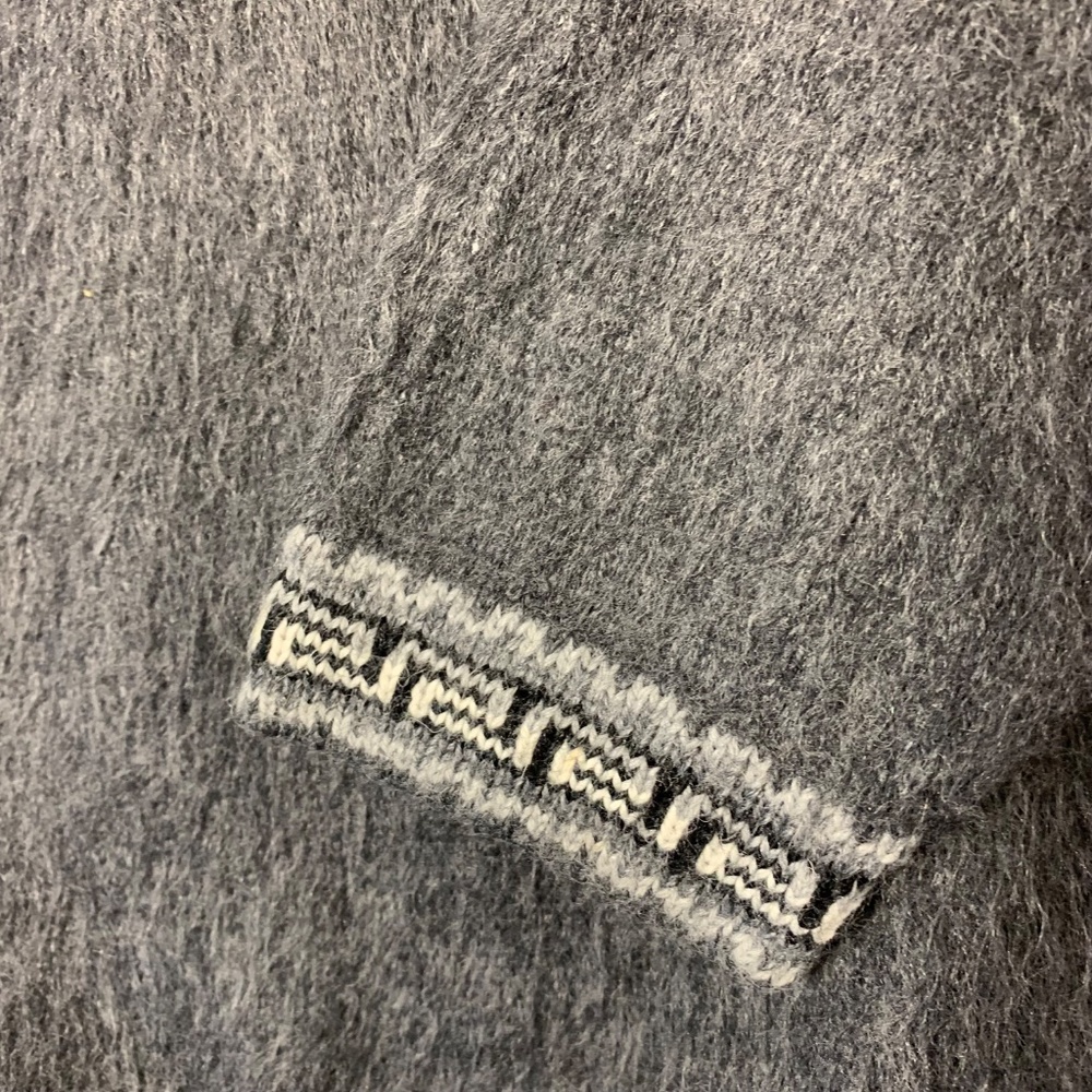 100% Baby Alpaca Sweater (L) | Made in Peru | Ultra-Soft Grey Knit Comfy - Picture 4 of 7